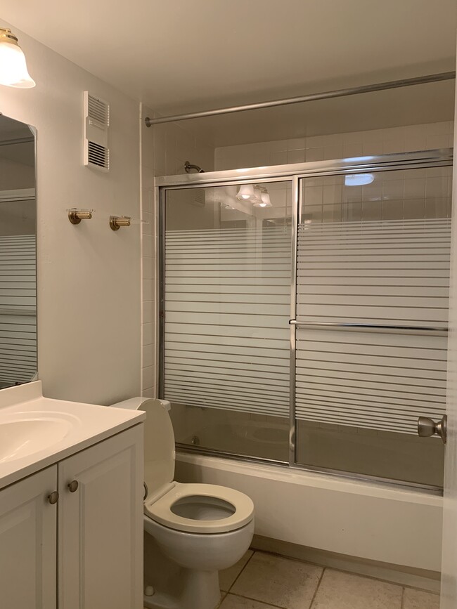 Building Photo - 2/2 Condo in Edgewater Condos of Deltona! ...