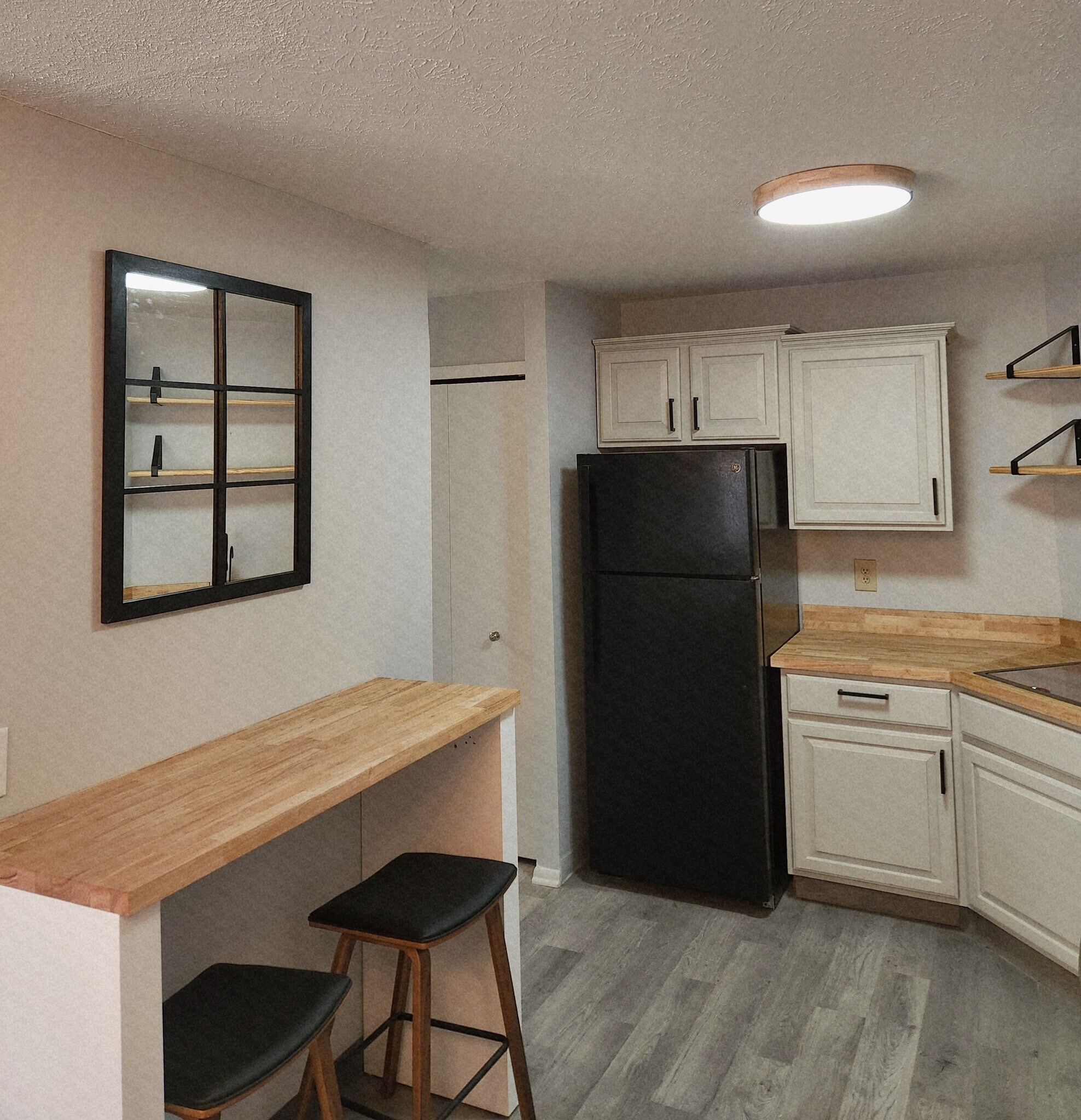 Building Photo - 3675 Clague Rd