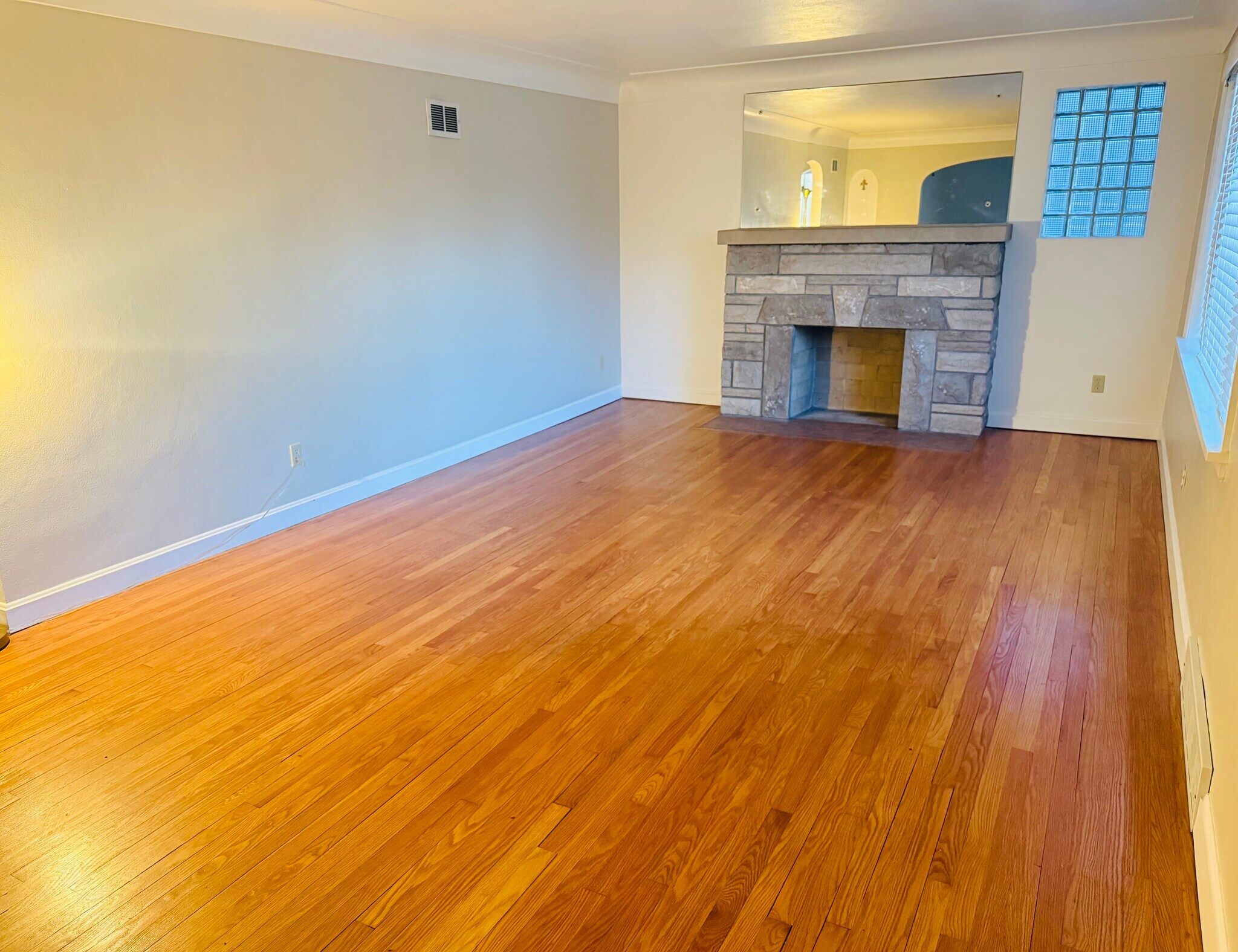 Building Photo - 630 N Florissant Rd