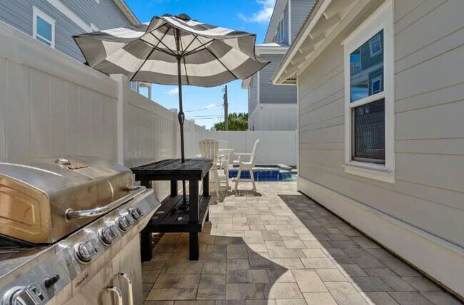 Building Photo - 157 S Arnold Rd