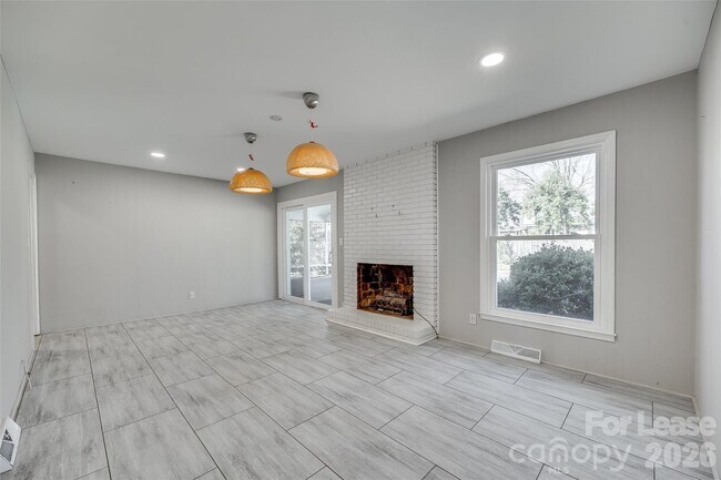 Building Photo - 1615 Tillman St