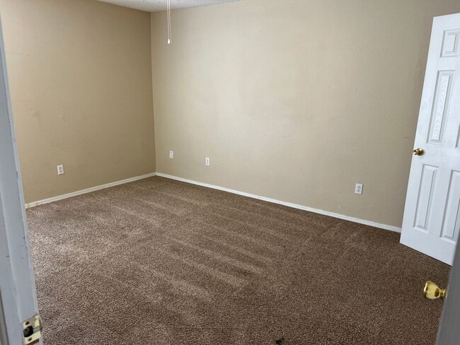 Building Photo - 1200 N Cedar Ave