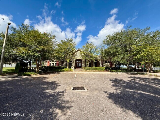 Building Photo - 3635 Summit Oaks Dr