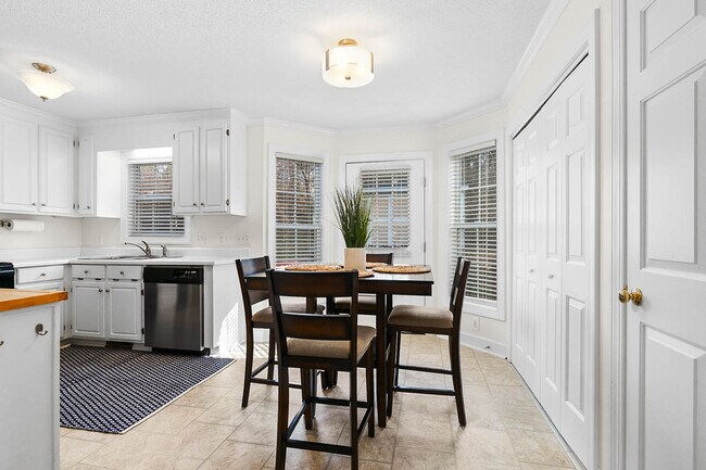 Furnished Rental - 909 Danley Ln