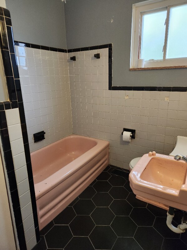 Building Photo - 591 O Connor Ave