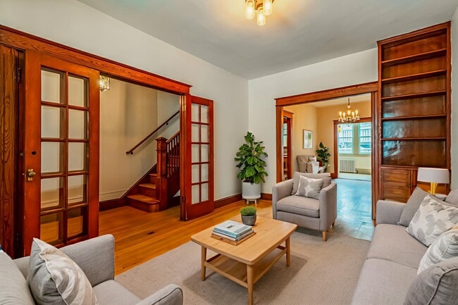 Building Photo - 1236 Oates St NE