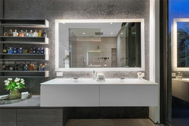 Building Photo - 528 Lakeview Ct