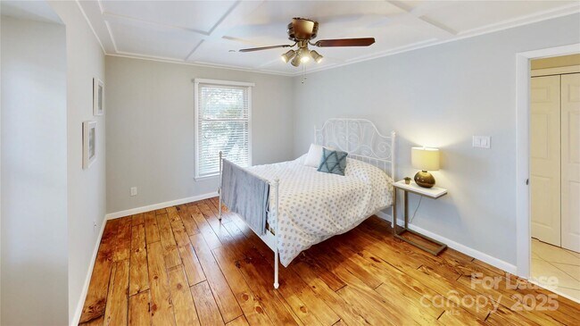 Building Photo - 9816 Emerald Point Dr