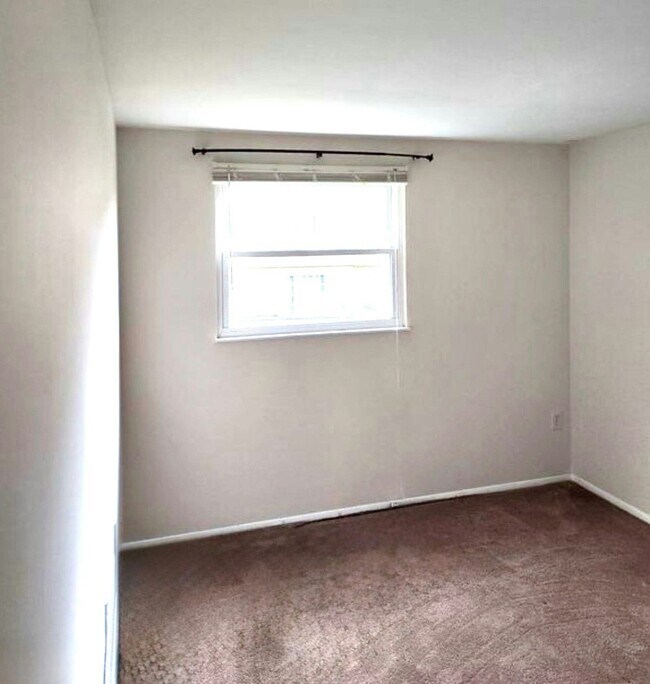 Building Photo - 12325 Boncrest Dr