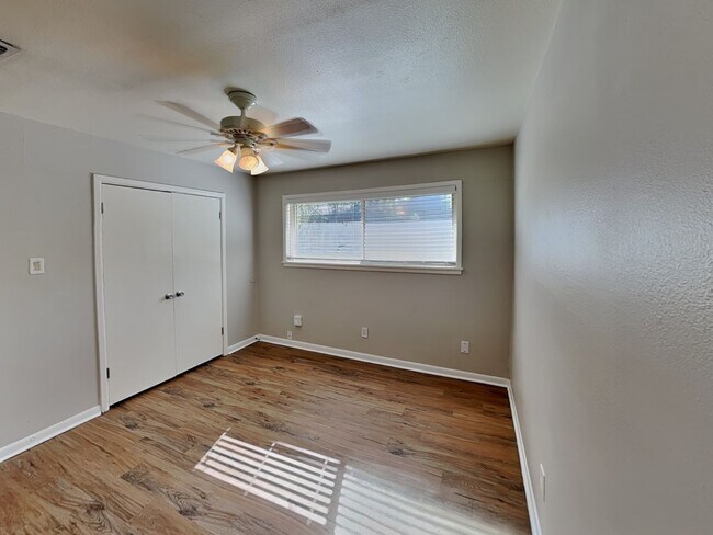 Building Photo - Adorable One-Story Brick Home in East Green Hill, Fort Worth! $500 off the first full month's ren...