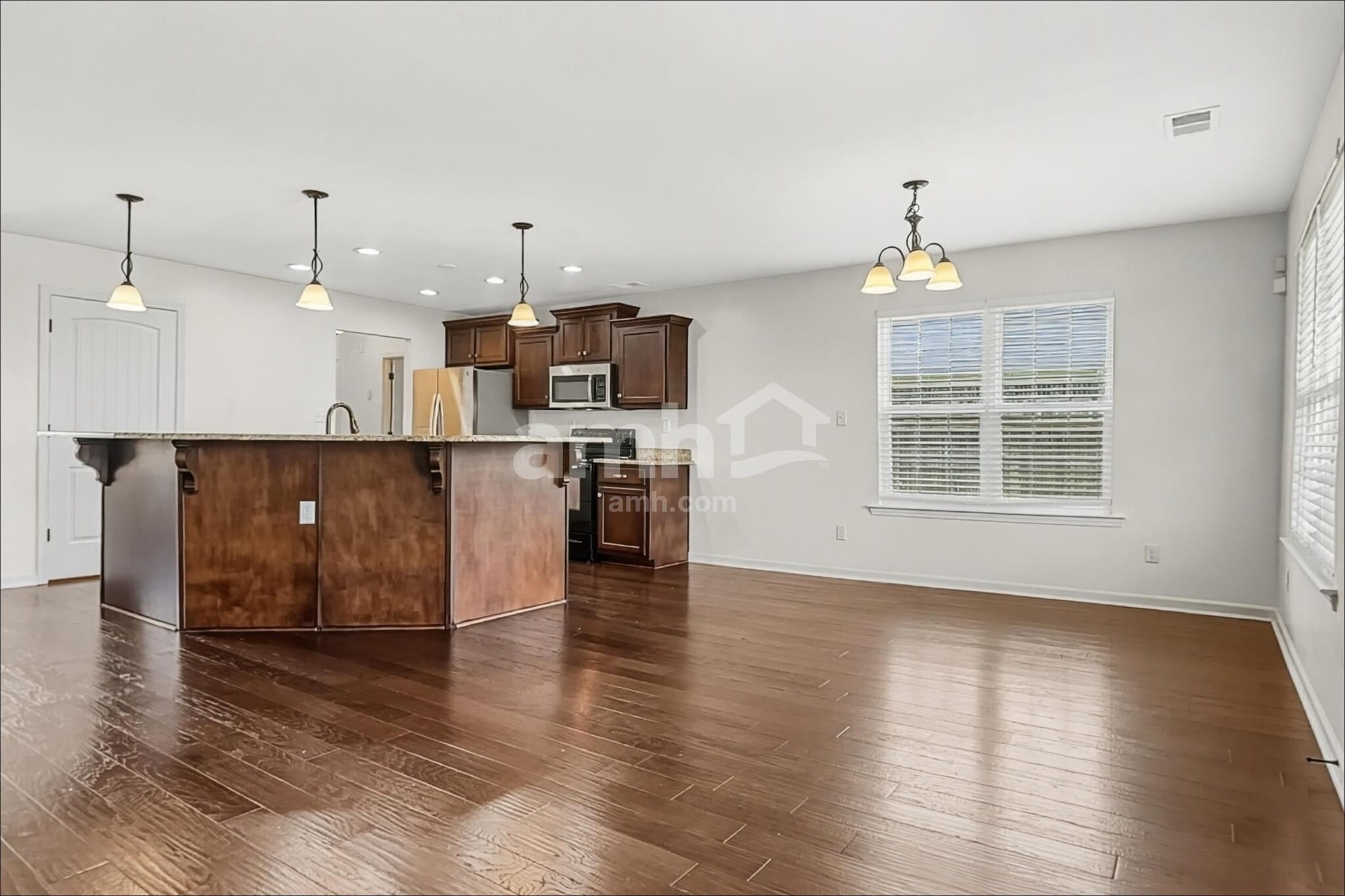 Building Photo - 3230 Magnolia Bloom Dr