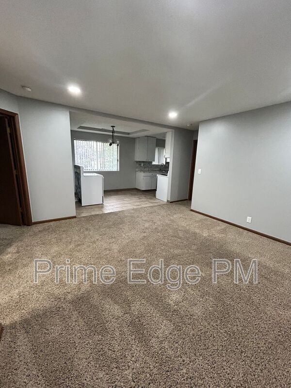 Building Photo - 4621 Prescott Ave