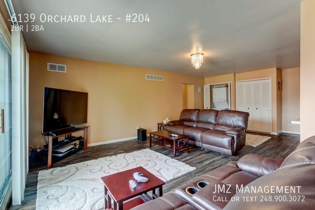 Building Photo - Wonderful West Bloomfield Condo