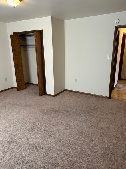 Building Photo - 126A E Main St