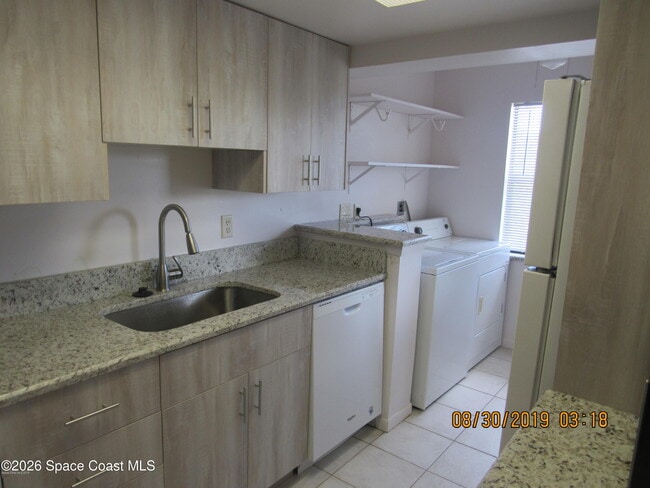 Building Photo - 500 Catalina Rd