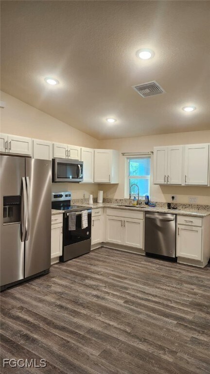 Building Photo - 575 Oakshire Ln