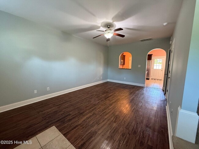 Building Photo - 120 Parrot Landing Dr