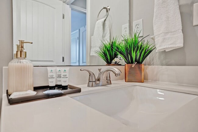 Building Photo - Legacy Executive Retreat | Modern 2BR Townhome for Professionals & Extended Stays