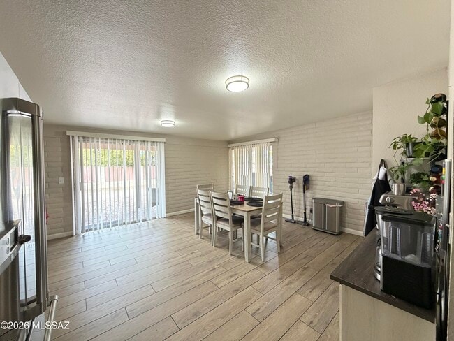 Building Photo - 8243 E Escalante Rd