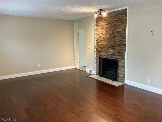 Building Photo - 3653 Brainard Rd