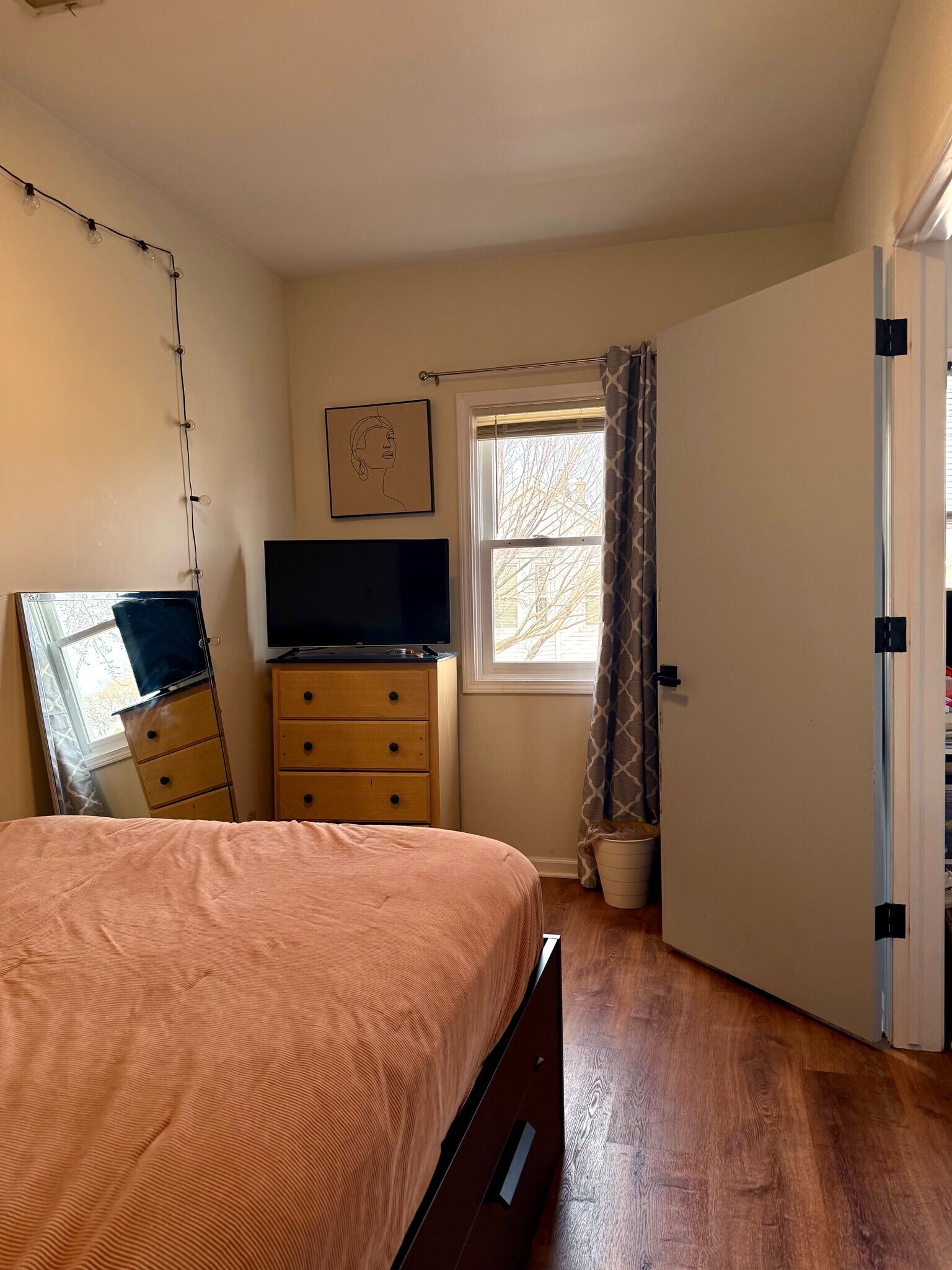 Building Photo - 2958 S Throop St