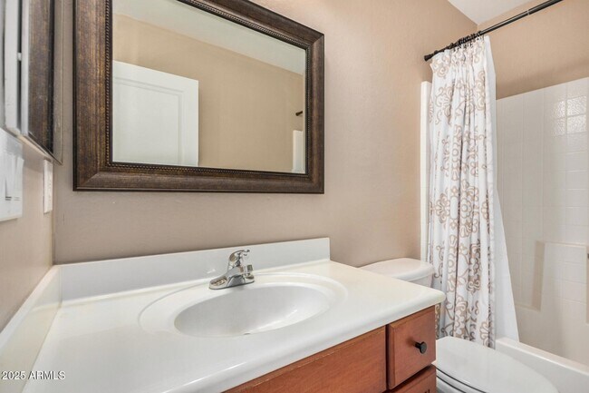 Building Photo - 1705 E Joseph Way