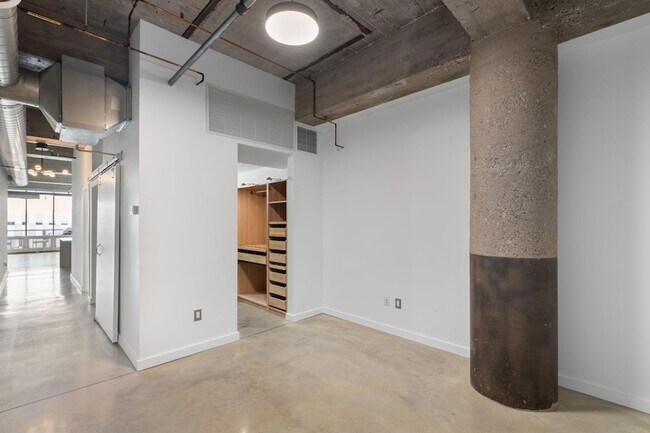 Building Photo - 901 N 3rd St