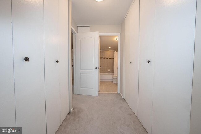 Building Photo - 103 Drummers Ln