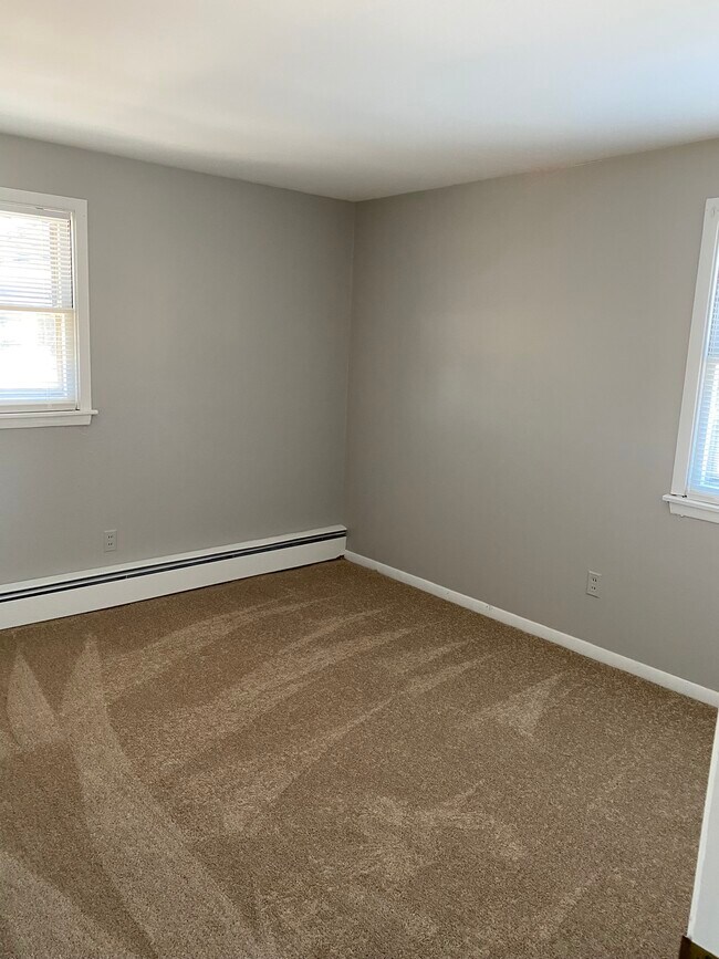 Building Photo - 6068 Transit Rd