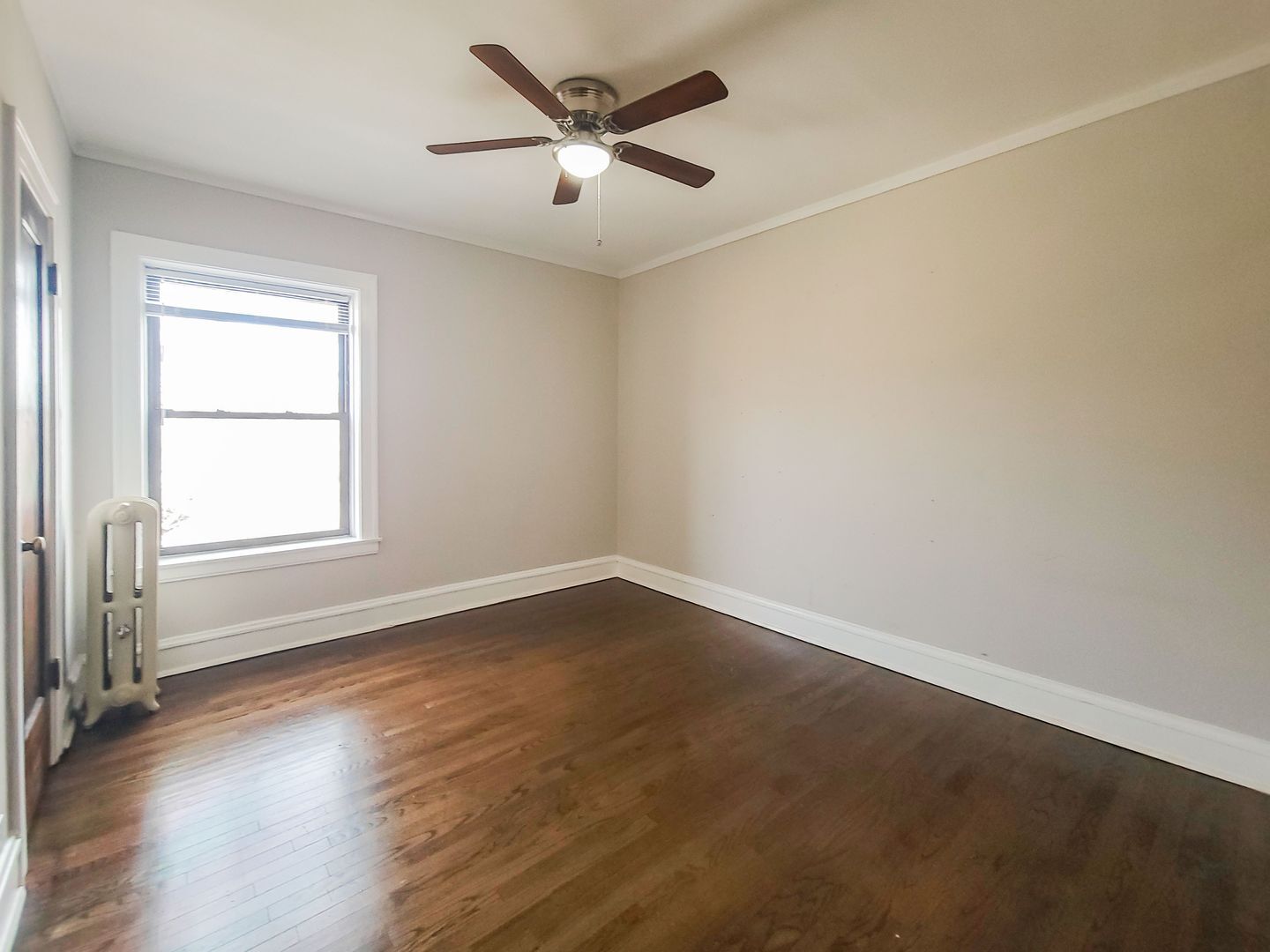 Building Photo - 5057 N Wolcott Ave