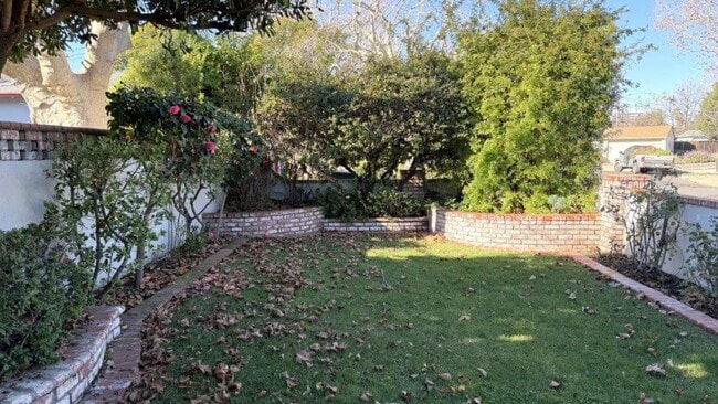 Building Photo - Concord, Nicely remolded 3 bedroom, 3 bathroom home w/ 2 car garage and Tesla solar system