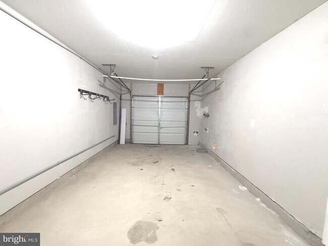 Building Photo - 189 Magellan Dr