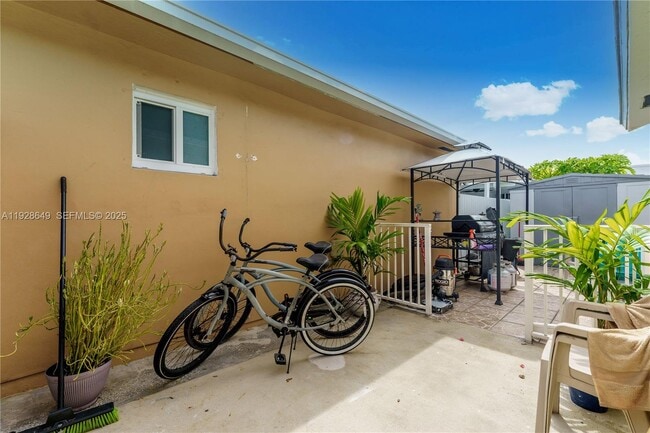 Building Photo - 2732 W 72nd Pl