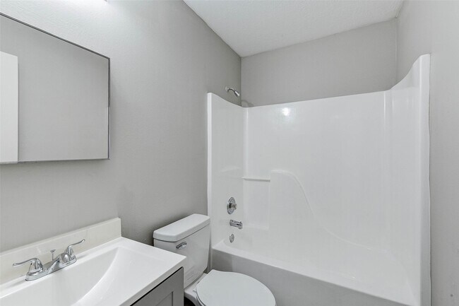 Building Photo - 7815 Barnhill Dr