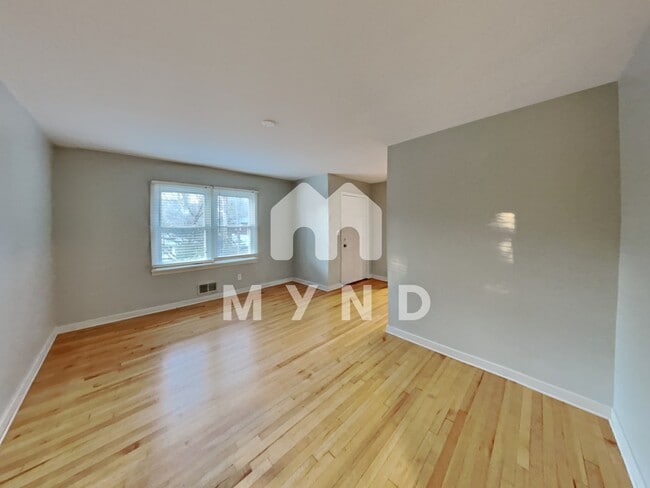 Building Photo - 1229 Lynn Acres Dr