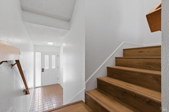 Building Photo - 12 Byron Cir