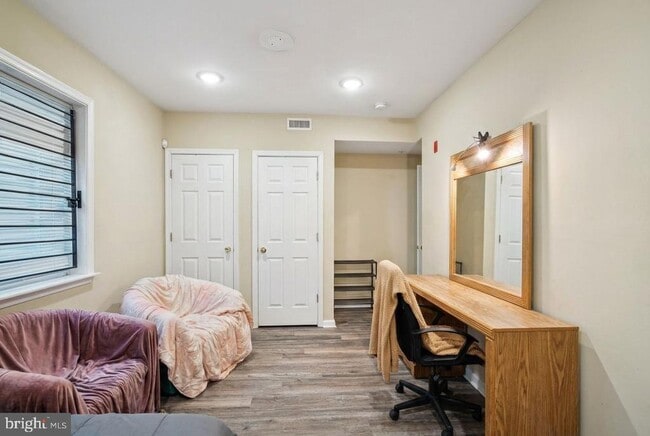 Building Photo - 1611 N 17th St