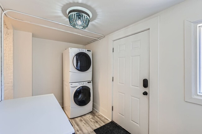 Building Photo - 2925 Curtis Street