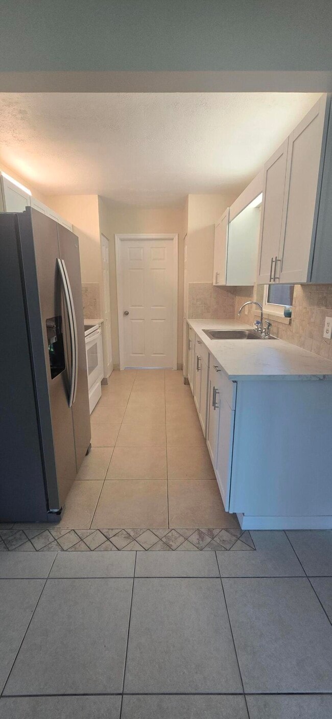 Building Photo - 1162 SE Floresta Dr