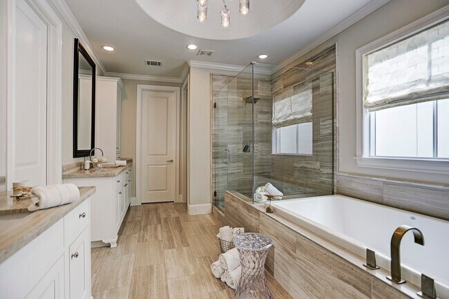 Building Photo - 1152 Mosaico Ln