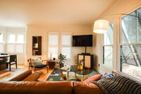 Building Photo - 905 Phillips St