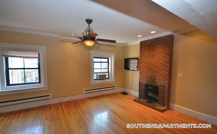 Building Photo - 48 Hereford St