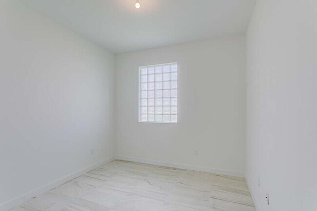 Building Photo - 7188 Trotwood Ln