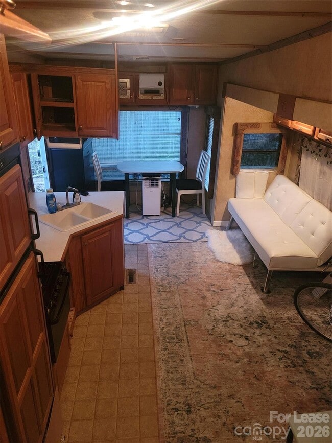 Building Photo - 7908 McIlwaine Rd