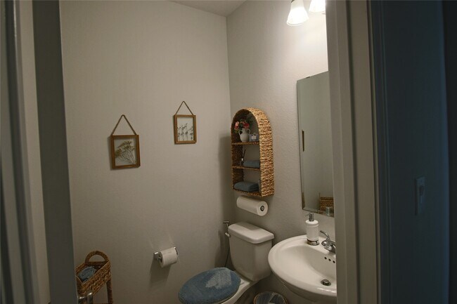 Building Photo - 24727 Tanoureen Dr