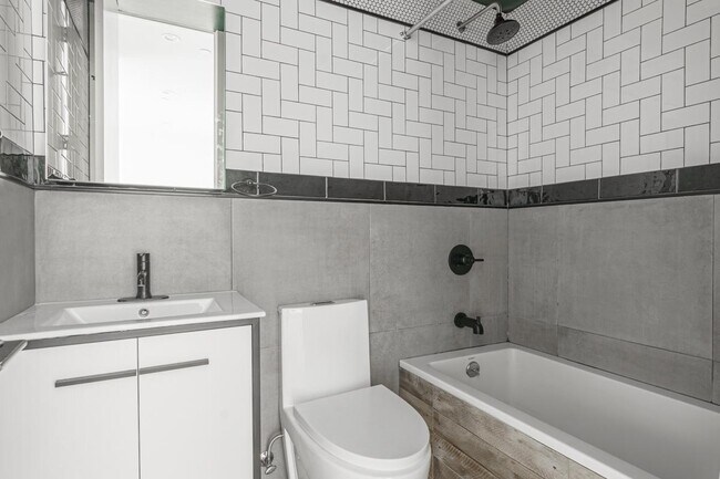 Building Photo - 62 De Sales Pl