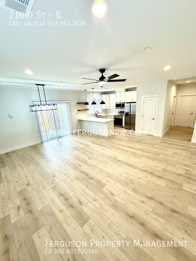 Building Photo - 210 D St