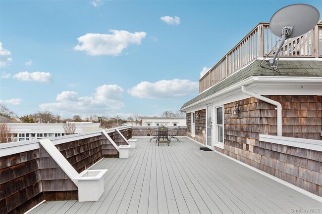 Building Photo - 90 Main St