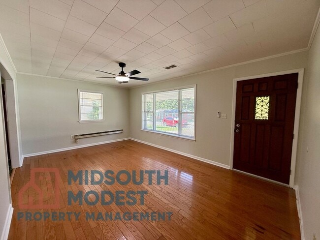 Building Photo - Welcome to this 3 Bedroom/1 Bathroom Home in Paragould AR - $1,200/month