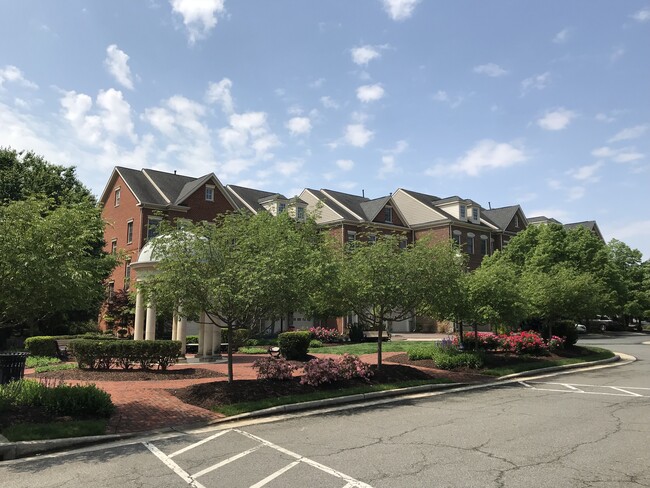 Building Photo - 5001 Waple Ln